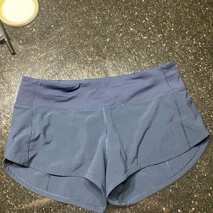 Authentic lululemon shorts speed-up low rise short 2.5 size 4 navy blue